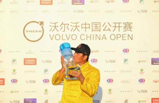 鲸鱼体育在线观看-吴阿顺福地逆袭创历史 时隔十年再捧“北欧地平线”