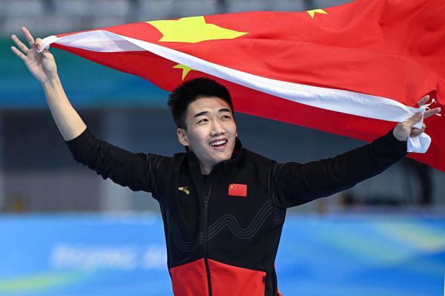 冬奥12日综述：高亭宇夺金创历史 36岁老将夺双冠
