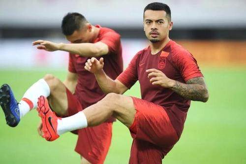 鲸鱼体育平台-沪媒：洛国富被国足放弃 李可恢复状态后仍有机会